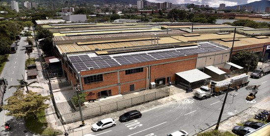 Calidad y sustentabilidad en sintonía: Agrosigo y ULMA Packaging modelan el futuro del empaque eficiente en Colombia.